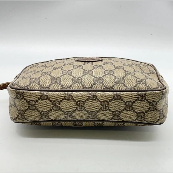 [0062] Vintage Gucci Clutch Wristlet or Toiletry Bag - Picture 3 of 16
